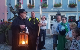 7_aout_Visite_de_Berching_avec_le_veilleur_de_nuit.jpg